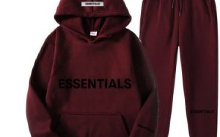 The Ultimate Basic: Essential Hoodie for All Seasons