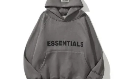 Essentials Oversized Hoodie – Casual Luxe Look