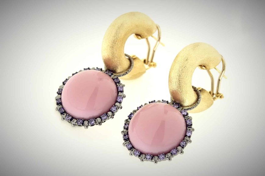How Influencers Are Boosting Wholesale Jewelry Sales