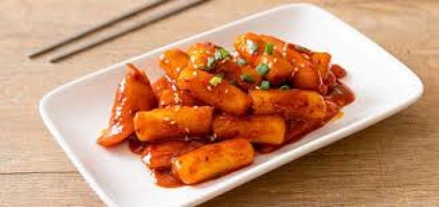 Recipe for Tteokbokki: A Hot Korean Comfort Food You Can Prepare at Home